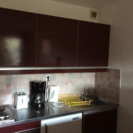Au Pied Des Pistes A Pour 4 Pers. Avec Balcon Et Parking - Fr-1-515-103
