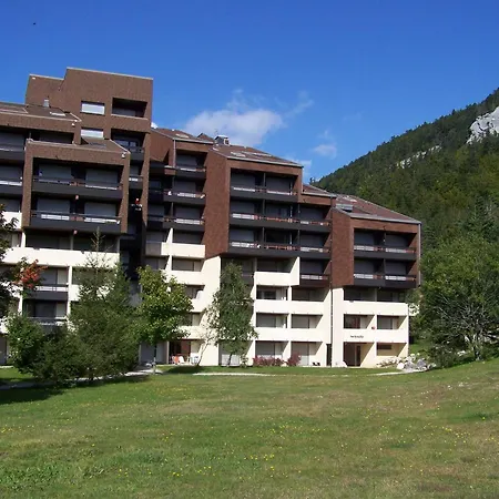 Au Pied Des Pistes A Pour 4 Pers. Avec Balcon Et Parking - Fr-1-515-103